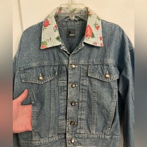 Lizwear Jean cropped jacket. Cute cropped Denim jacket. Petite. Y2K 90’s